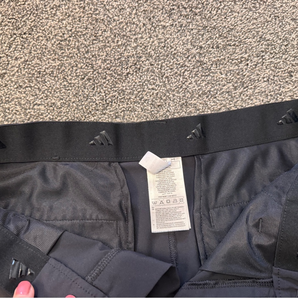 Men's Adidas Black Performance Golf Shorts Size 30 Waist - Picture 8 of 8
